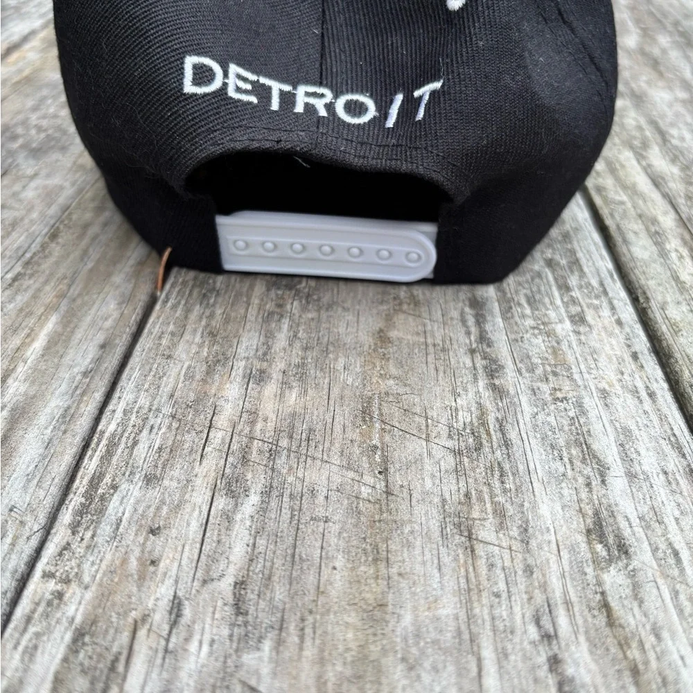 Black and Gray Detroit Cap - Picture 4 of 10